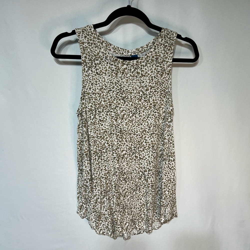 Old Navy LUXE medium high crew neck tank top. Neutral animal print. Soft!